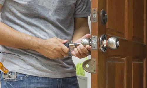 Pasadena Locksmith Service Pasadena, CA 626-537-3836 - residential-lock-out
